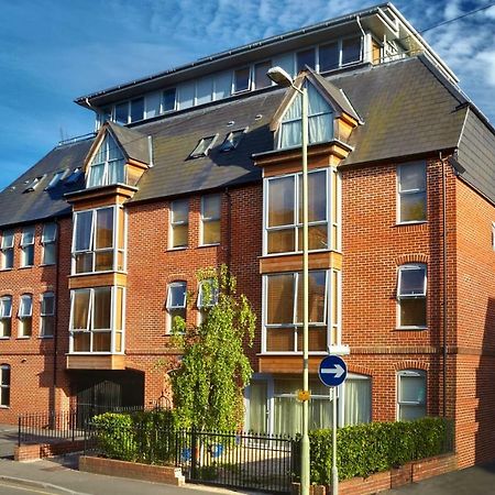 2 Bed 2 Bath At Pelican Hse In Newbury - Free Secure, Allocated Parking Kültér fotó